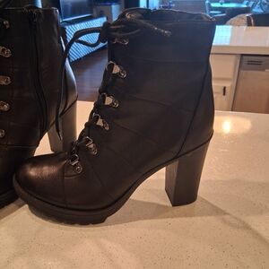 GUESS Women's Black Lace-Up Ankle Boots